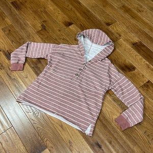 Like New Women’s Hoodie. Maurcies Brand Size Small